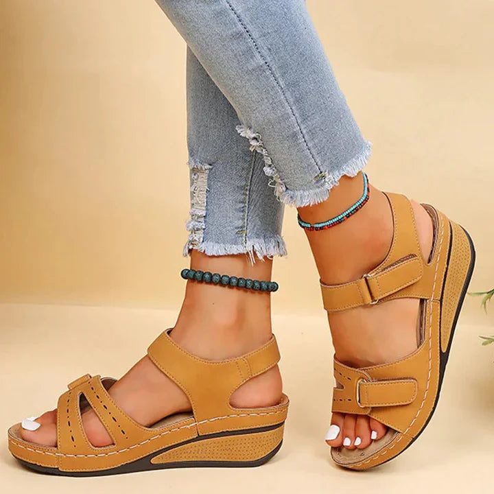 Alfreda Orthopedic Sandal | QYVEN