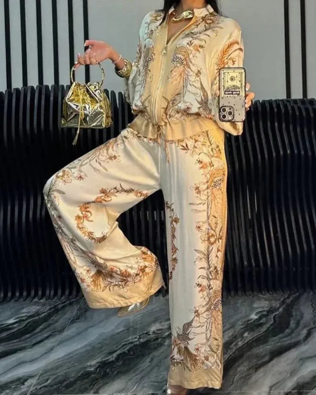 Satin set with sophisticated shine and effortless comfort - Saori™