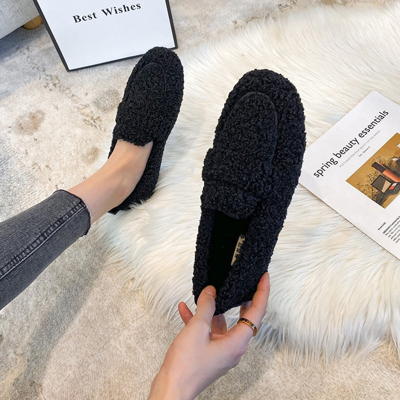 Arielle plush moccasins with non-slip soles | SYVEN