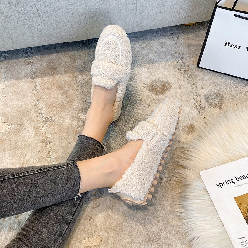 Arielle plush moccasins with non-slip soles | SYVEN